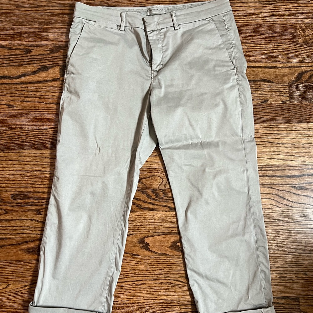 Women’s Banana Republic straight cropped chinos